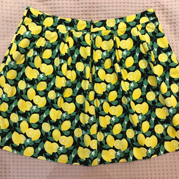 2/$20 Lemon Print Cotton Mini Skirt Large - Picture 2 of 6